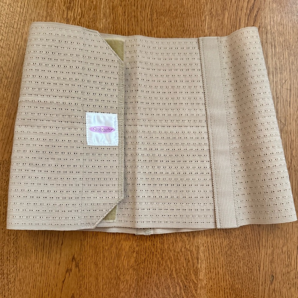 Gabrialla Maternity Support Belt Postpartum Wrap Size Small Made in USA Beige